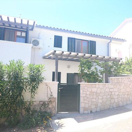 Apartments Rak Vis Pokoj fotografie