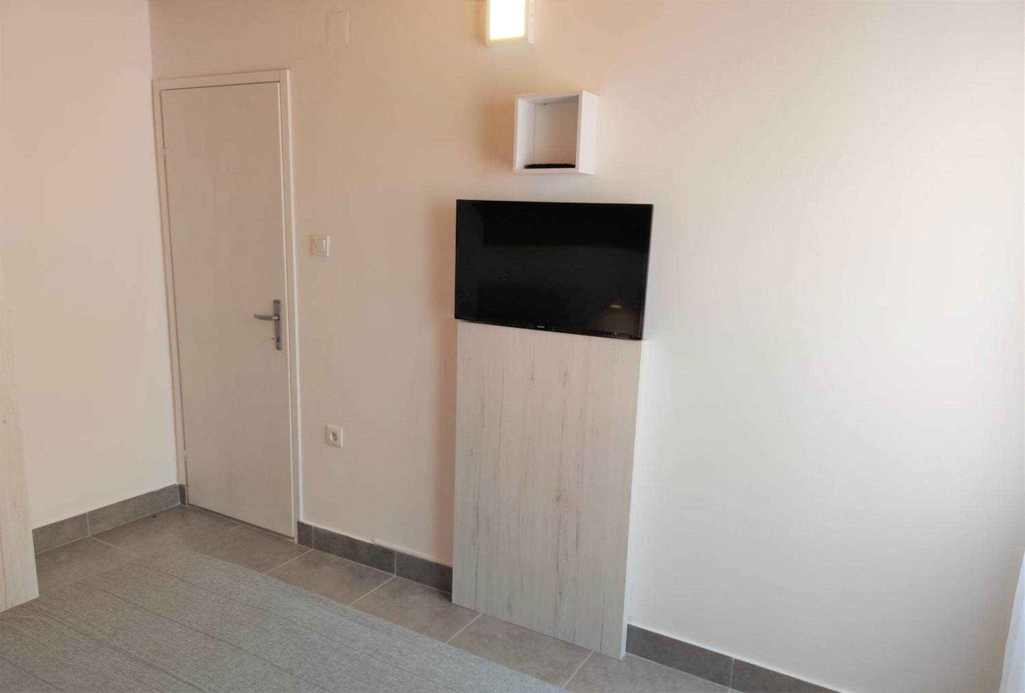 Apartments Rak Vis Pokoj fotografie